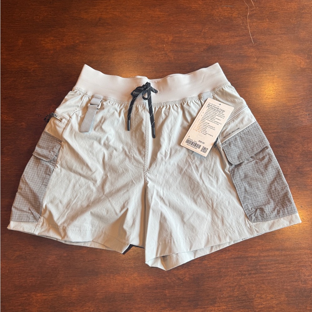 Lululemon Multi-Pocket Cargo HR Hiking Short 5" SEAL Size 6